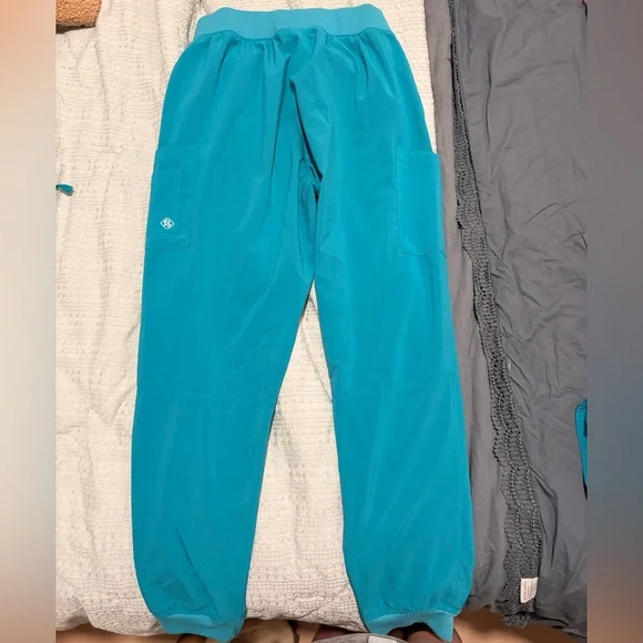 Easy STRETCH Mila Women's 7-Pocket Jogger Scrub Pants - Picture 3 of 5